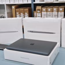 Macbook air M1 13in 8/256 99% 