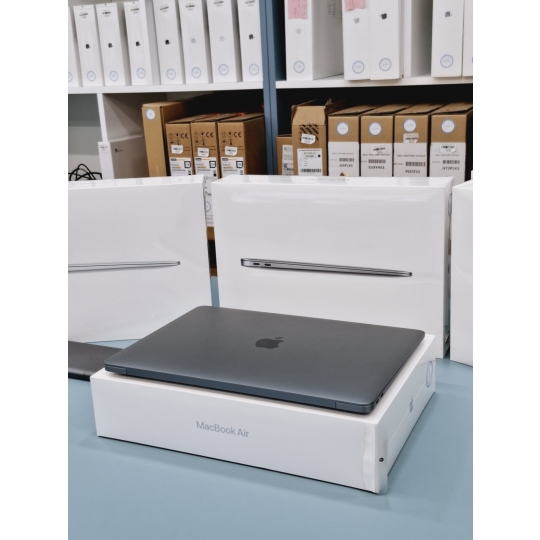 Macbook air M1 13in 8/512 99% 