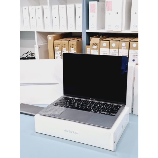 Macbook air M1 13in 8/256 99% 